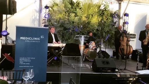 ike-moriz-swing-band-soundc