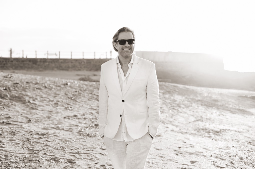 (photograph by top wedding & lifestyle photographer Guido Schwarz) Ike Moriz Top wedding singer